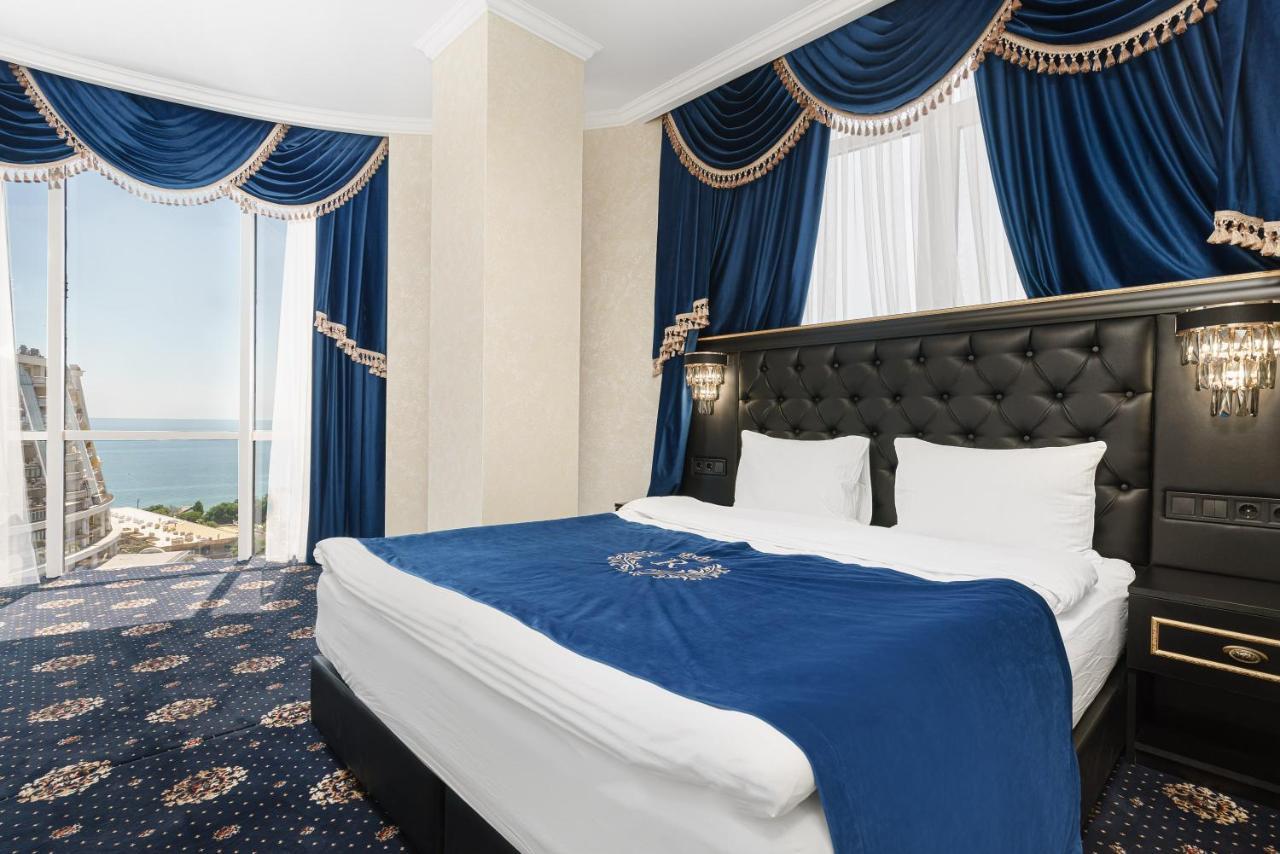 Arcadia Plaza * Odessa